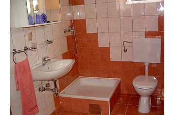 Kroatija Privát Okrug Donji, Eksterjeras